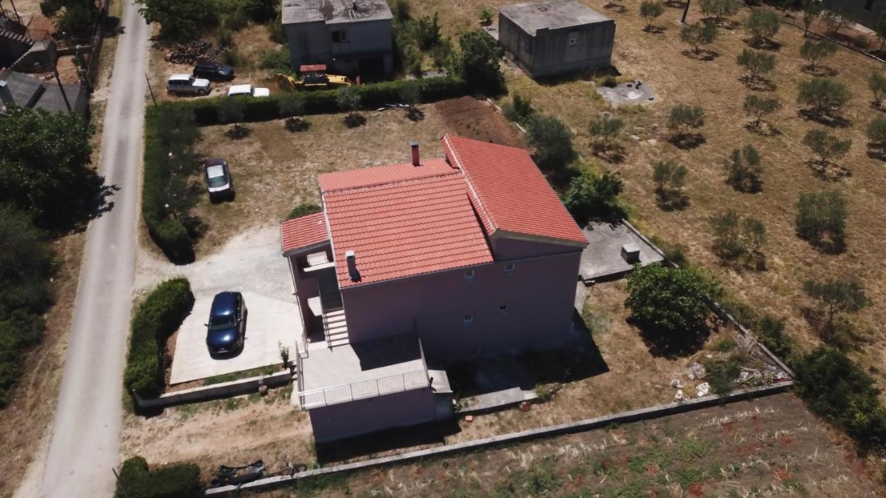 شقة Apartman Susic Policnik المظهر الخارجي الصورة